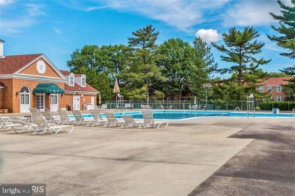 POTOMAC OAKS - Residential