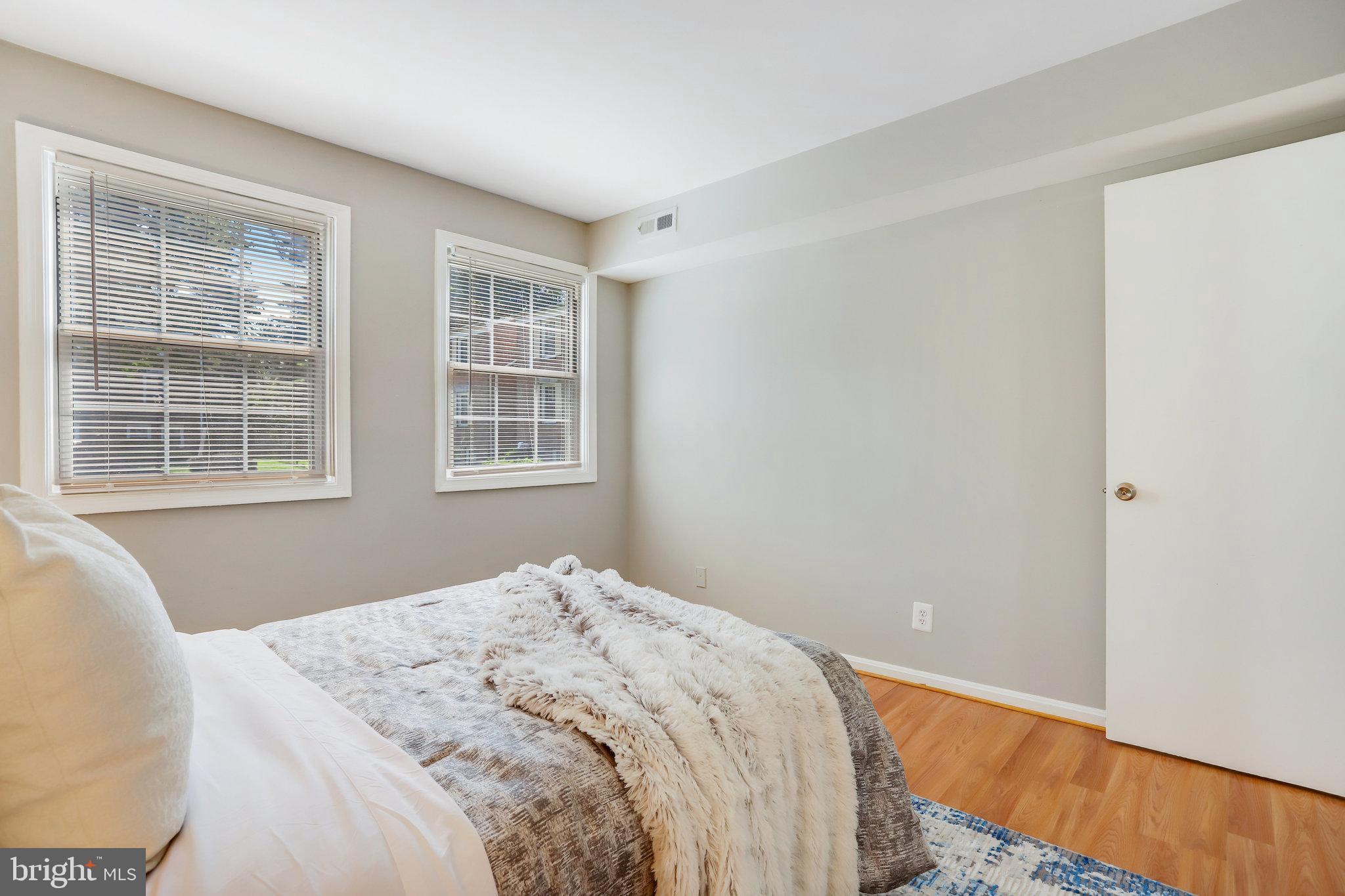 POTOMAC OAKS - Residential