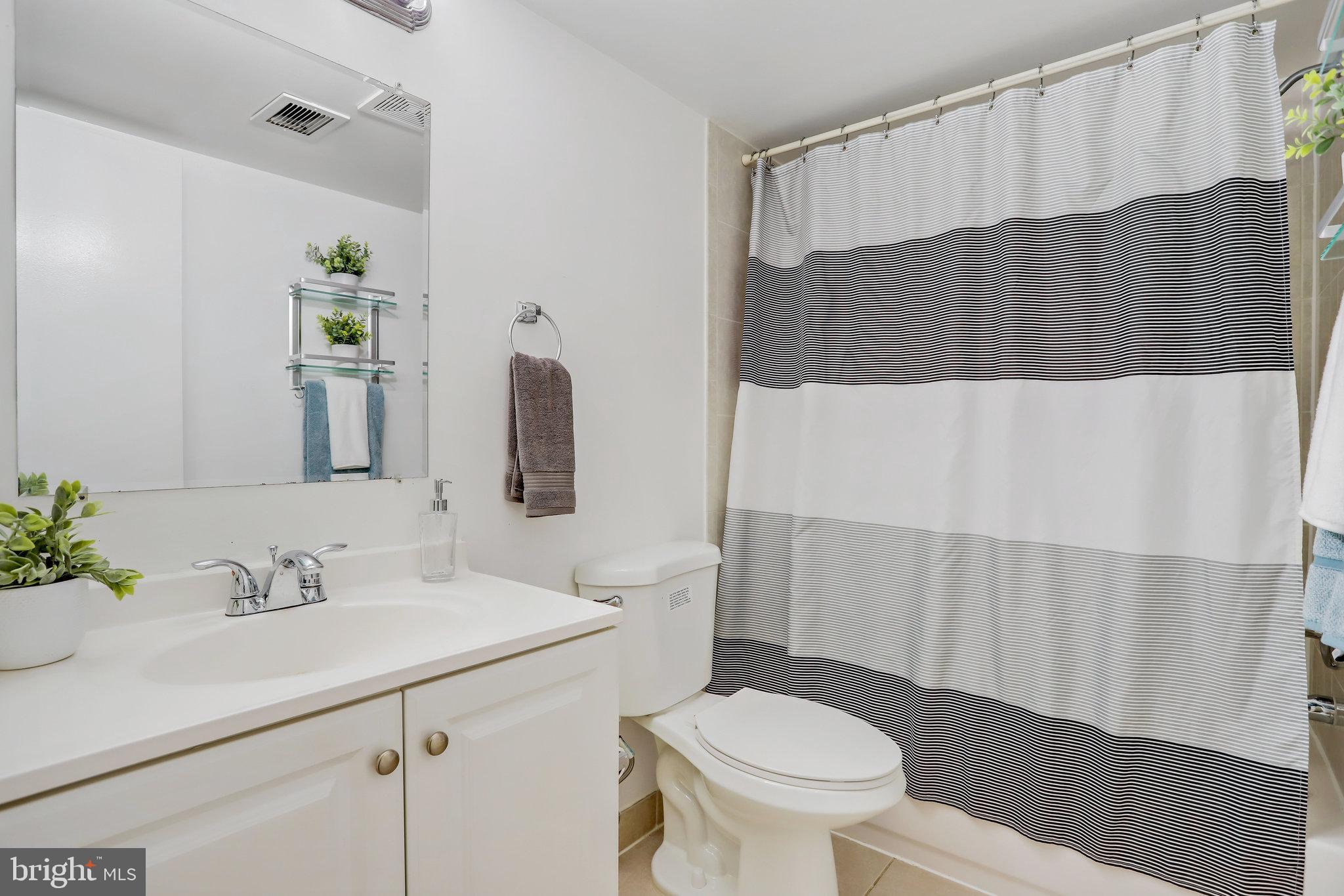 POTOMAC OAKS - Residential