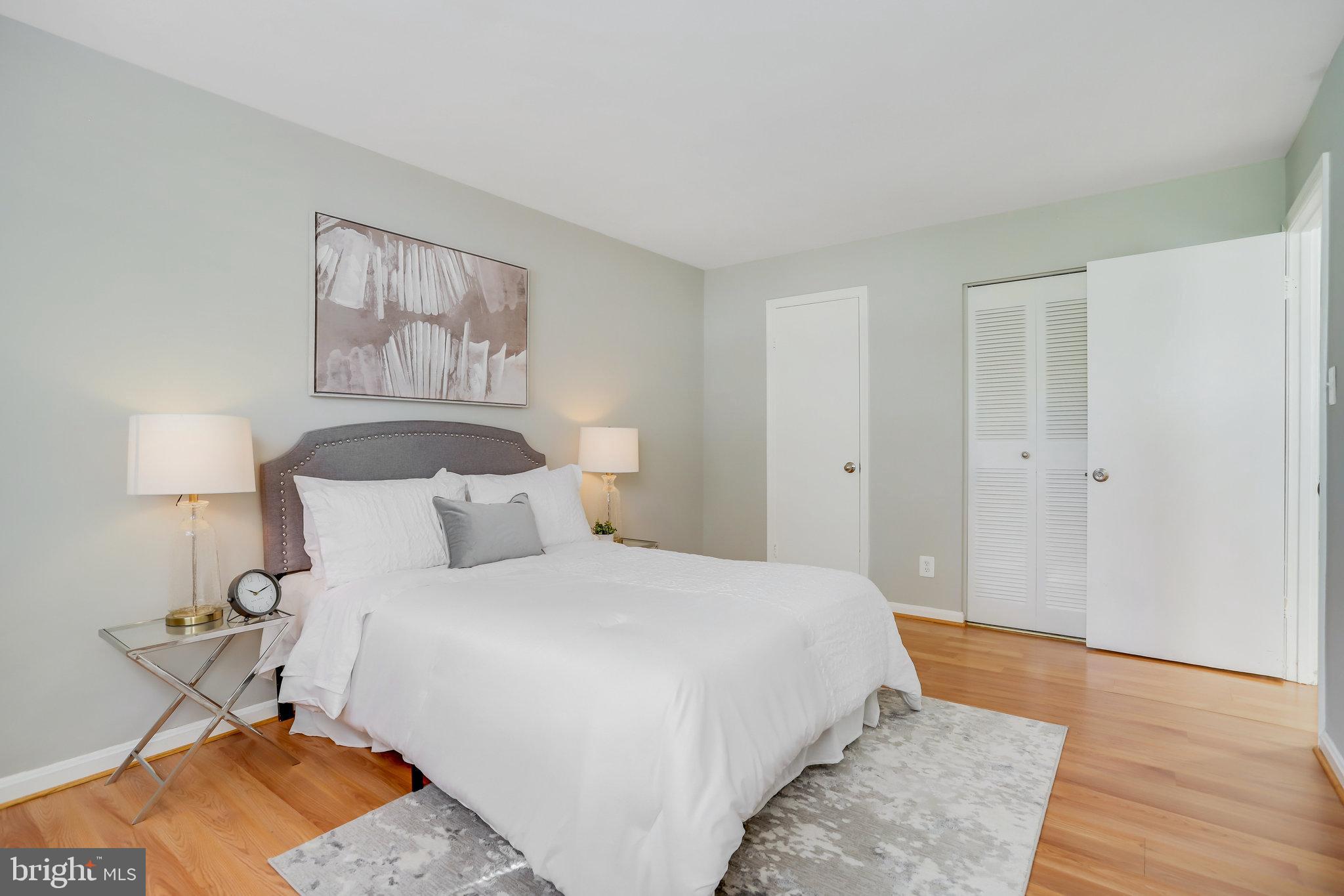 POTOMAC OAKS - Residential