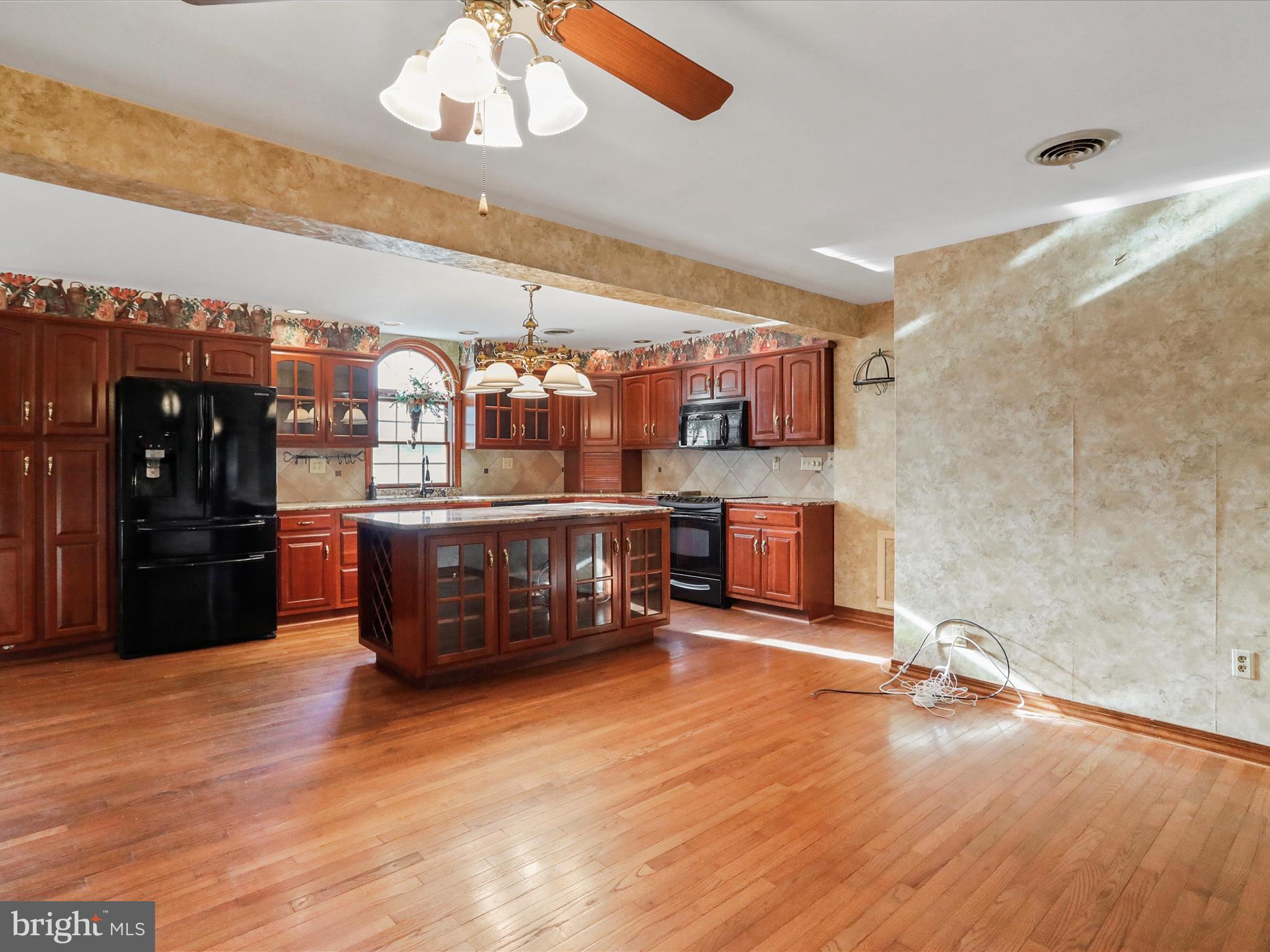 ORCHARD HILLS - Residential