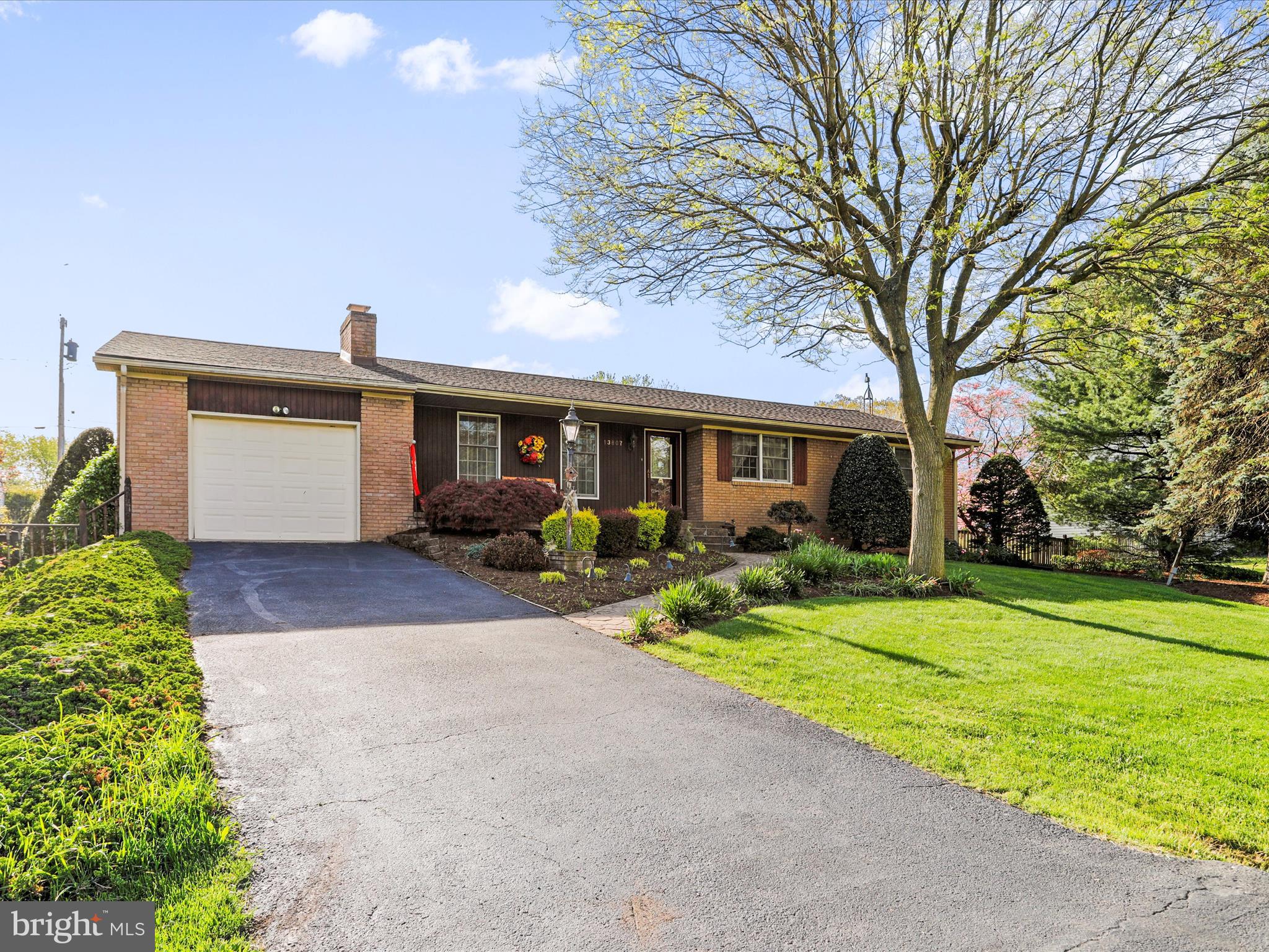 ORCHARD HILLS - Residential