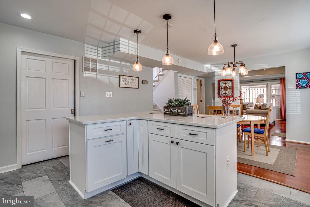 RIVERSIDE ESTATES - Residential Lease