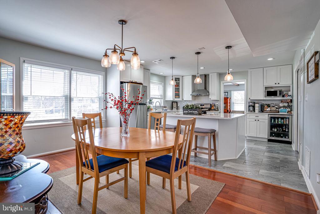 RIVERSIDE ESTATES - Residential Lease