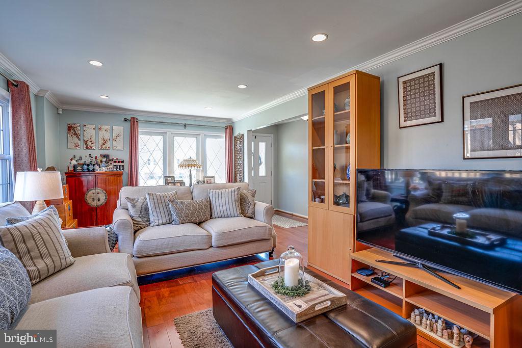 RIVERSIDE ESTATES - Residential Lease