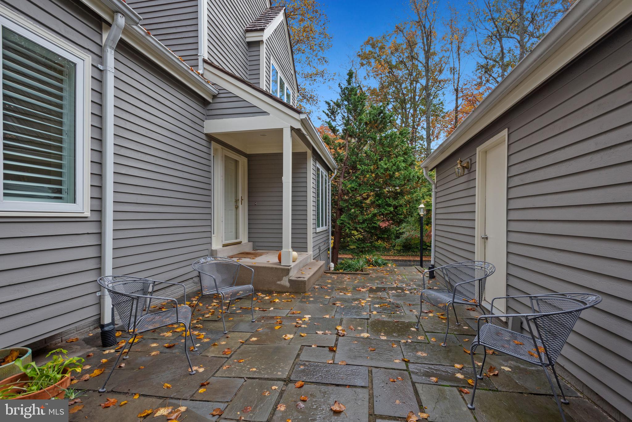 RESTON - Residential