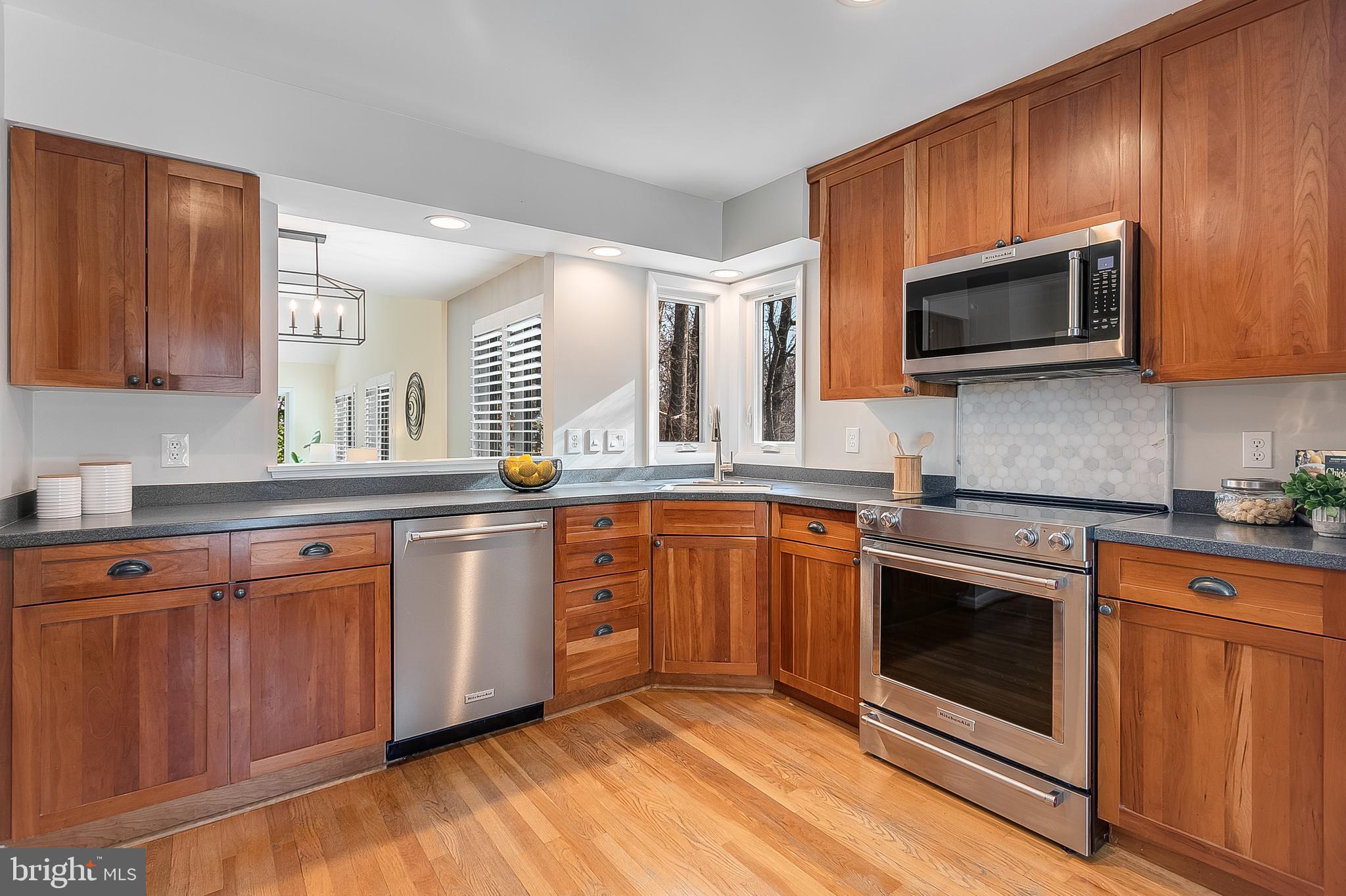 RESTON - Residential