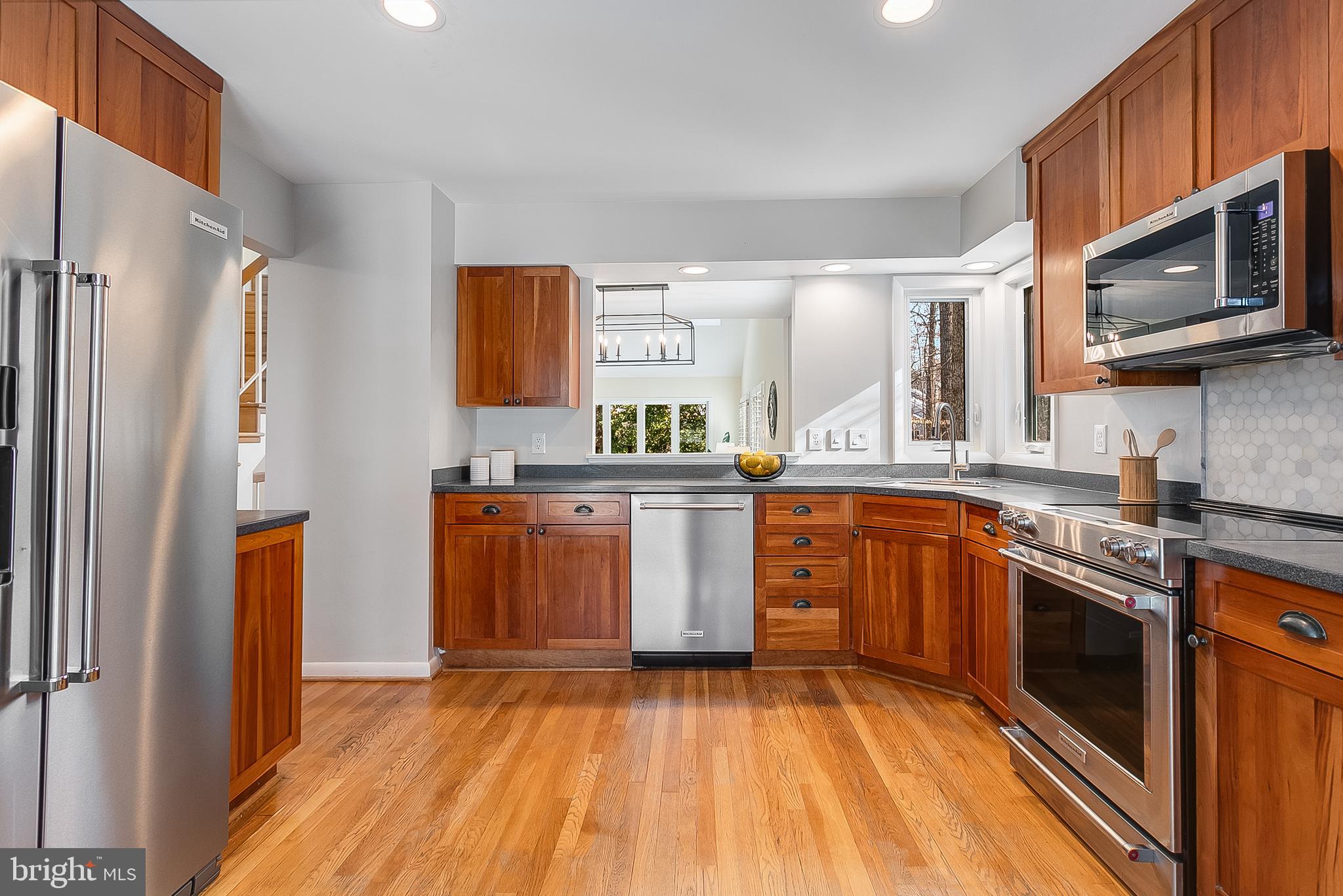 RESTON - Residential