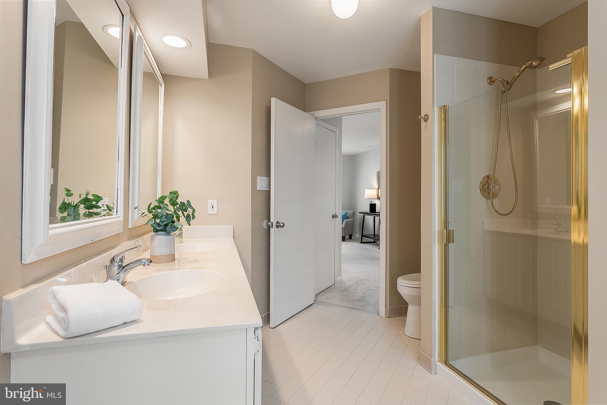 RESTON - Residential