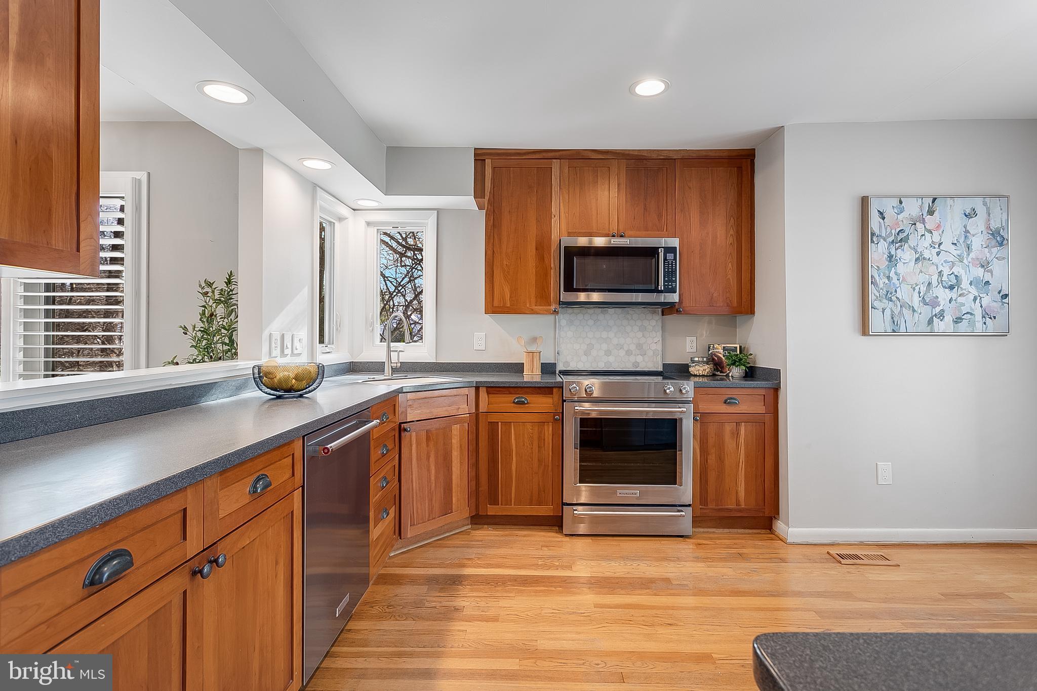 RESTON - Residential