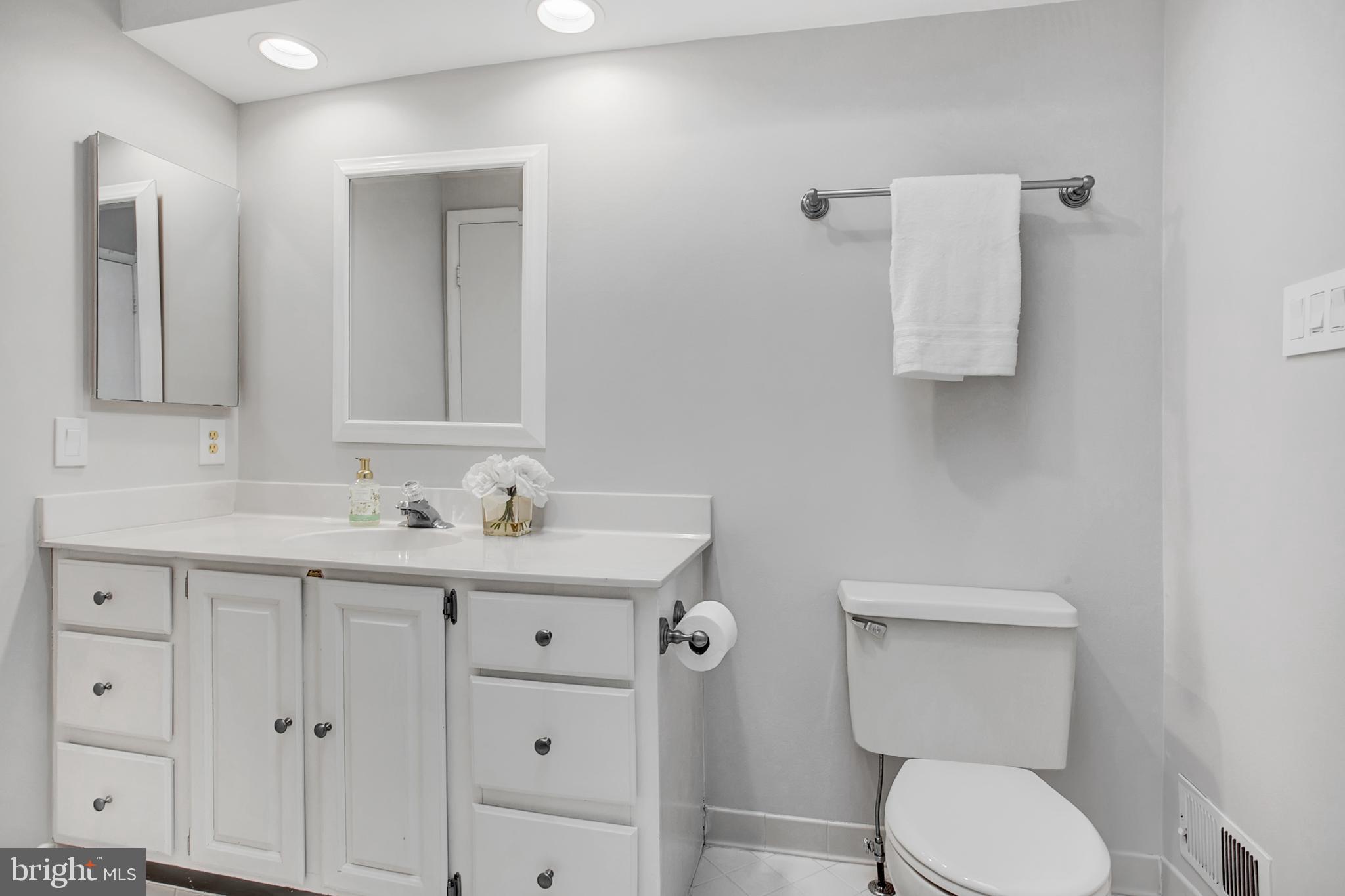 RESTON - Residential