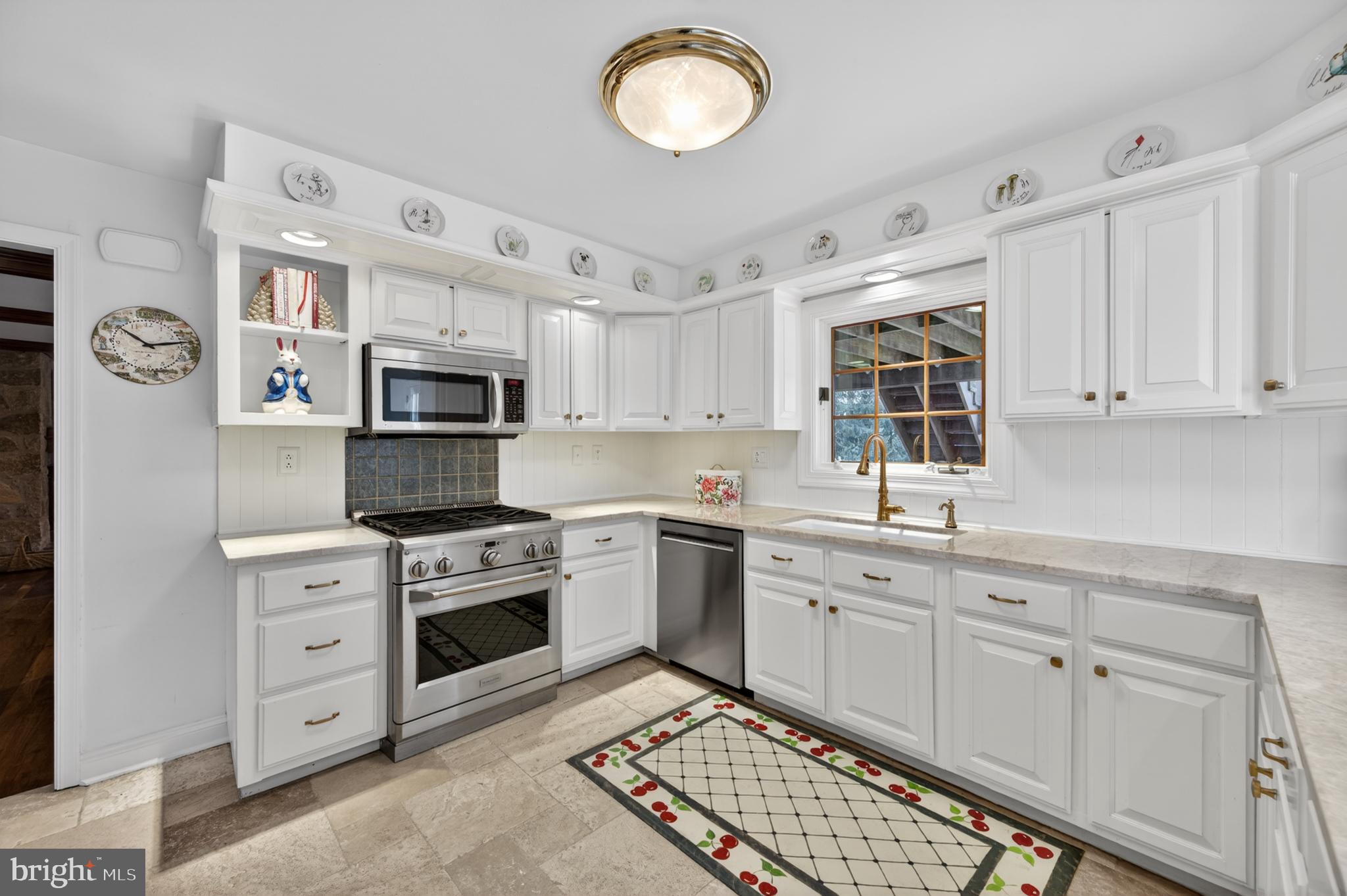 CHARTER CHASE - Residential