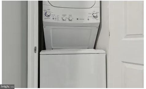 LANSDOWNE - Residential Lease