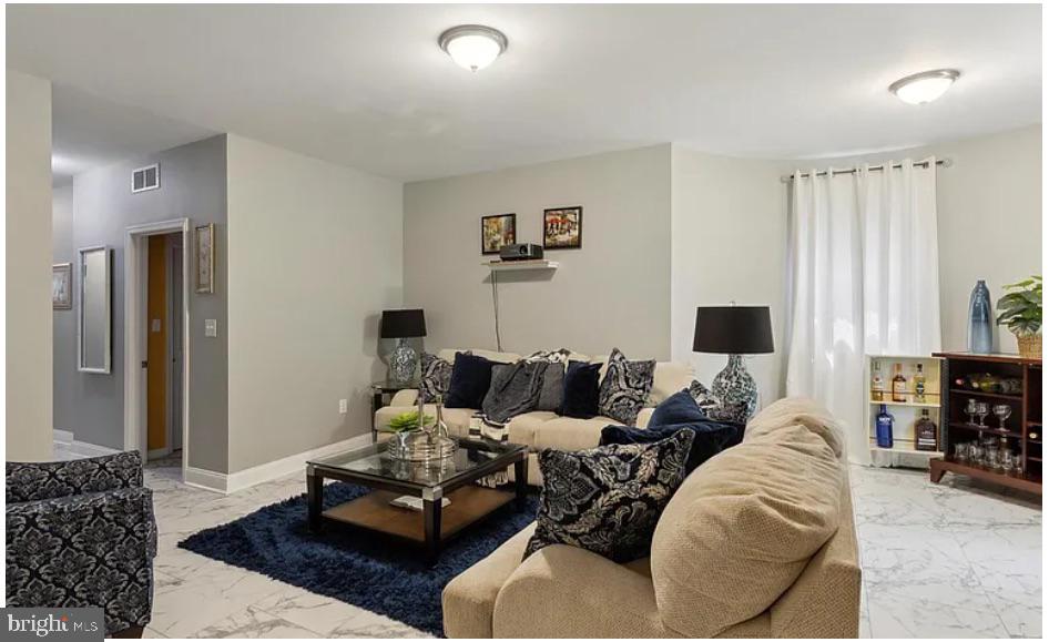 LANSDOWNE - Residential Lease