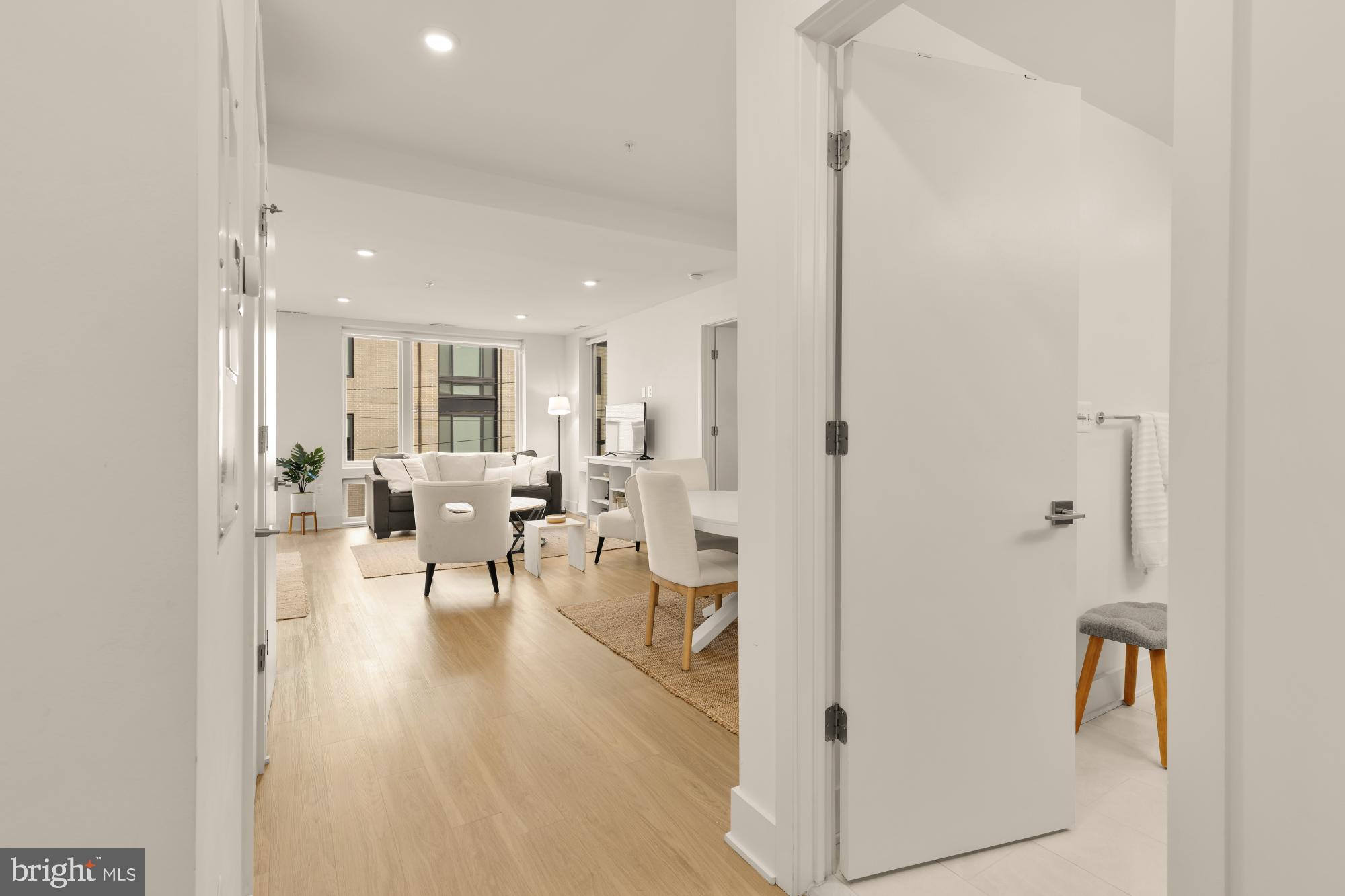 1761 P STREET NW 202