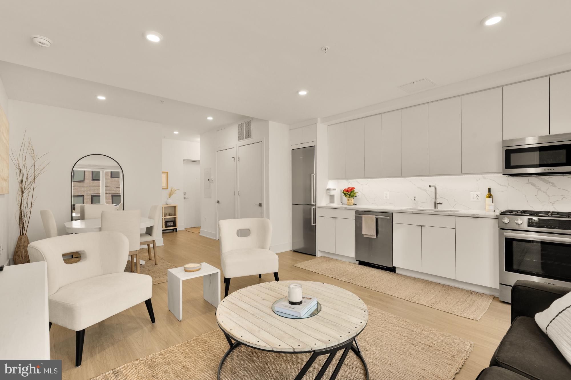 1761 P STREET NW 202