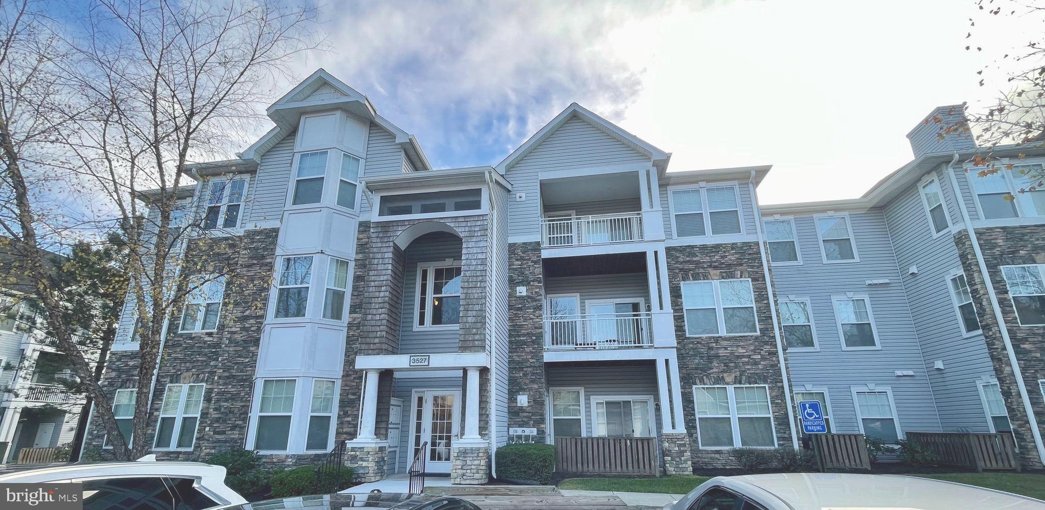 RUSSETT - Residential