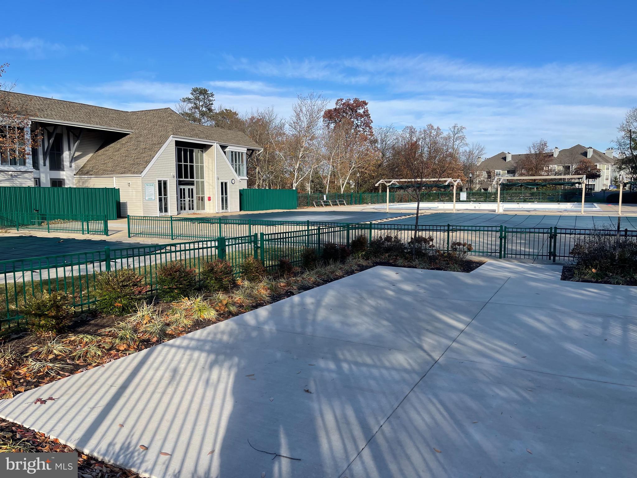 RUSSETT - Residential