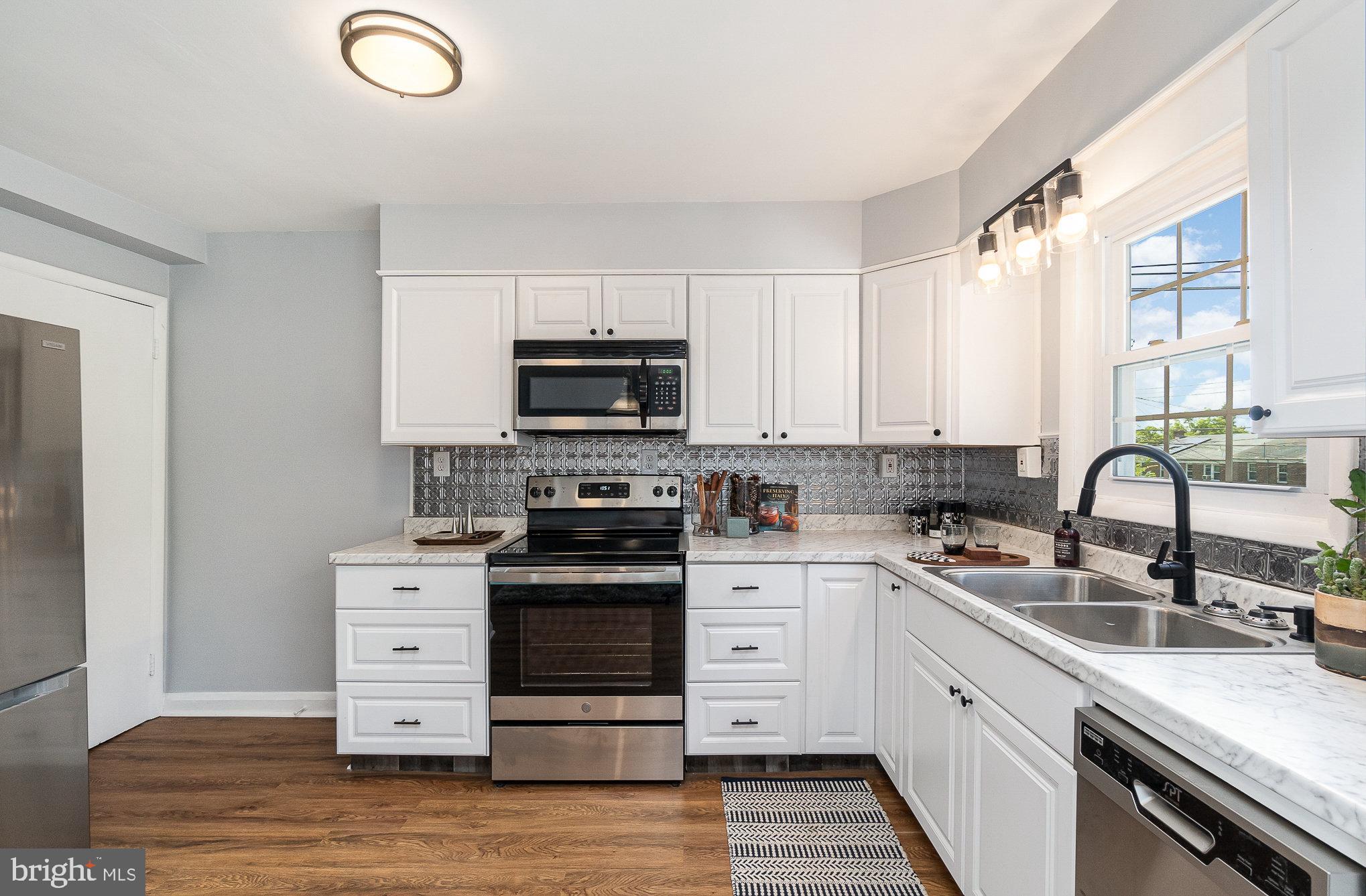 CHINQUAPIN PARK - Residential