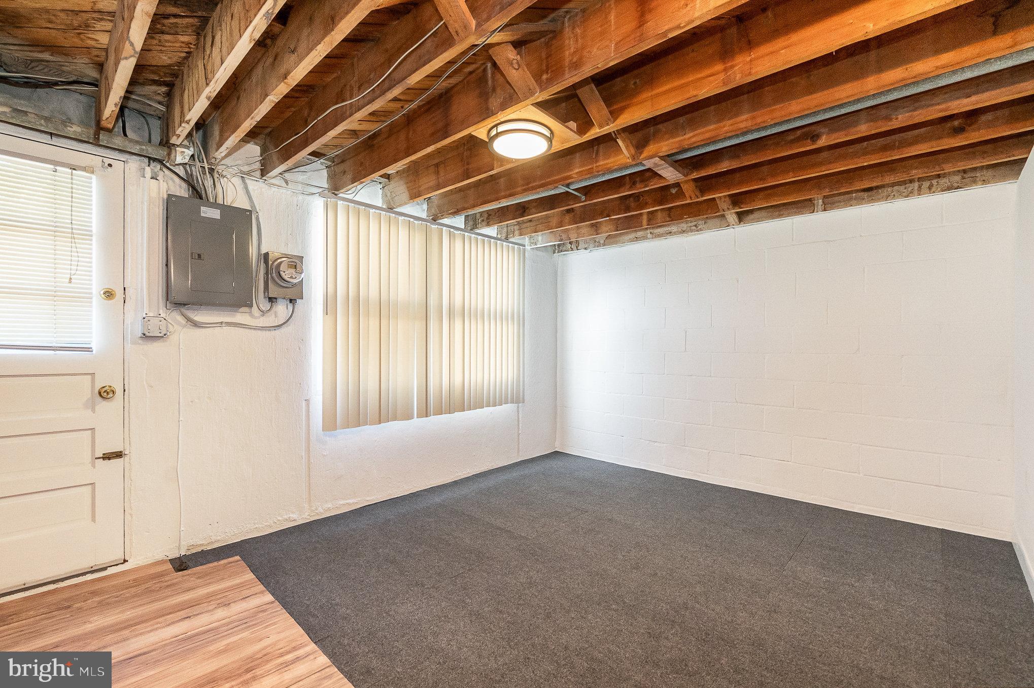 CHINQUAPIN PARK - Residential