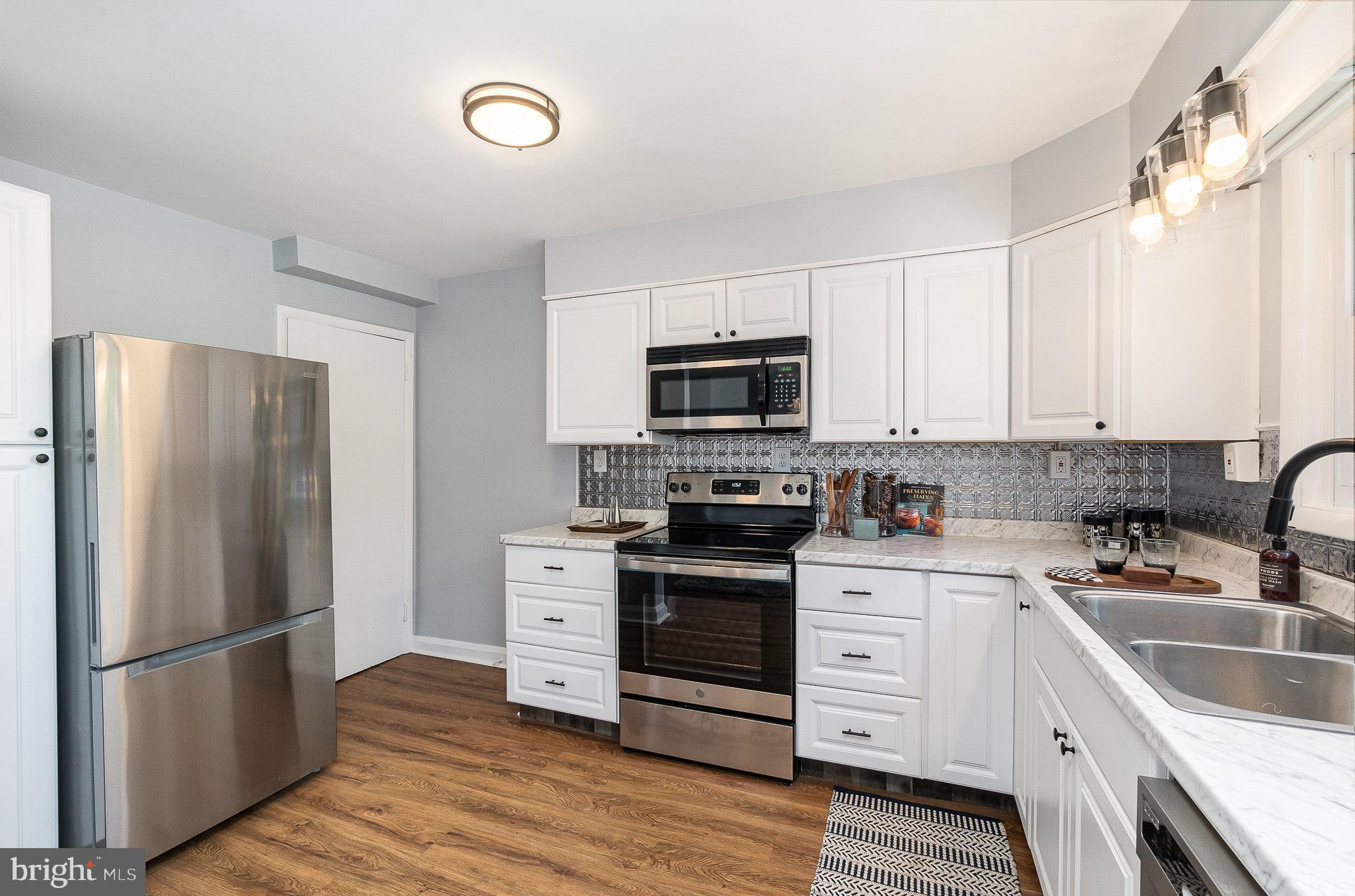 CHINQUAPIN PARK - Residential