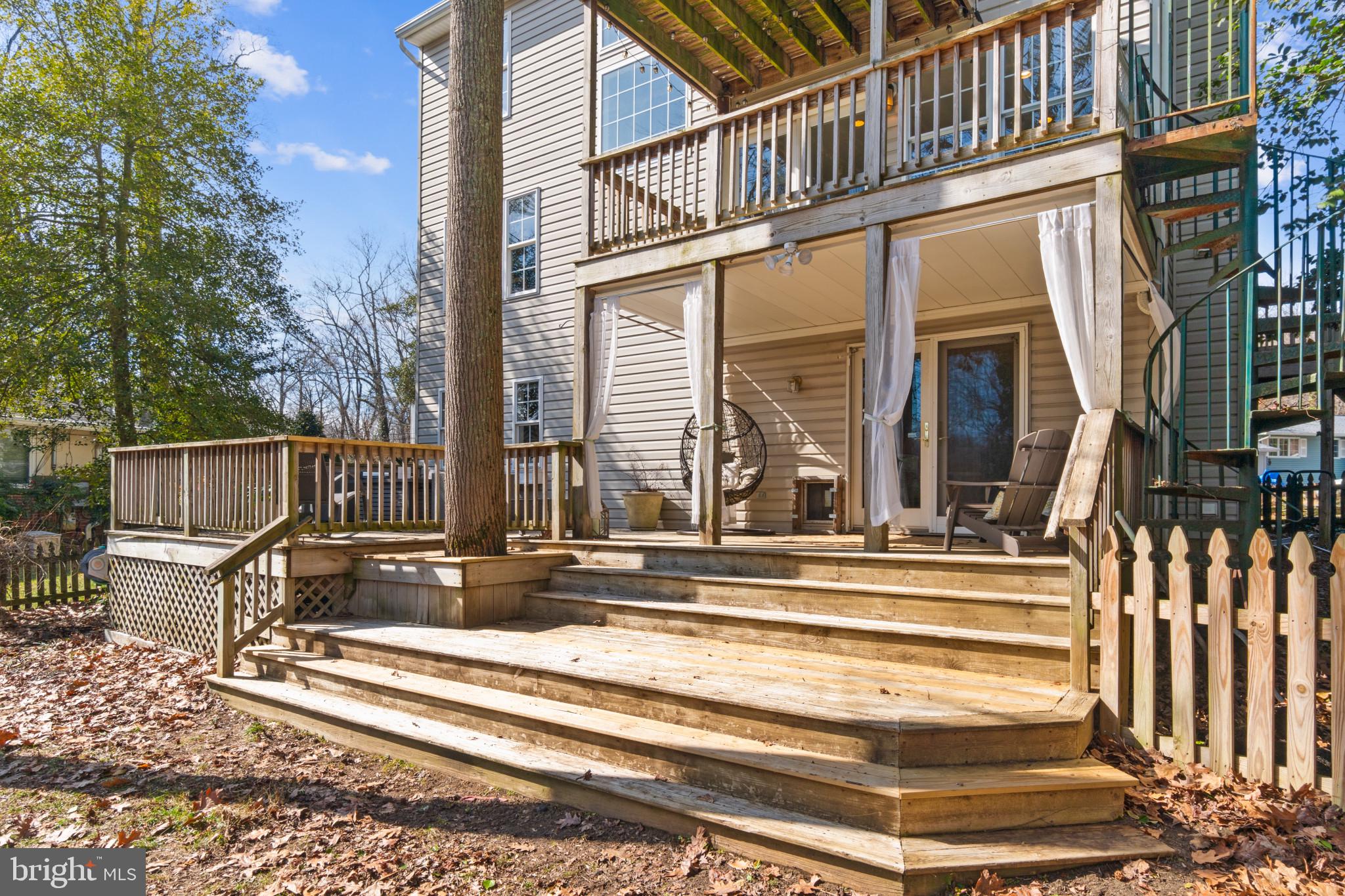 ANNAPOLIS ROADS - Residential