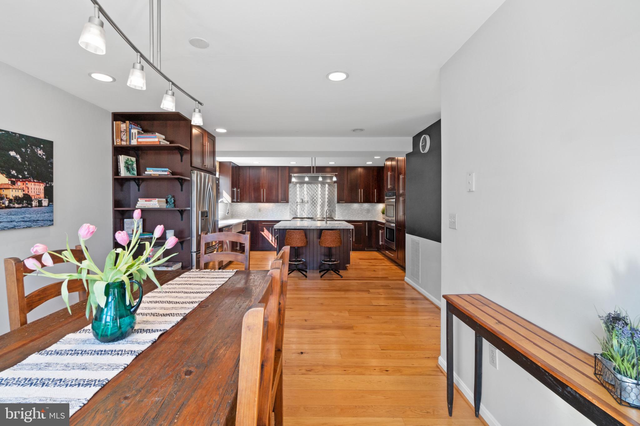 ANNAPOLIS ROADS - Residential