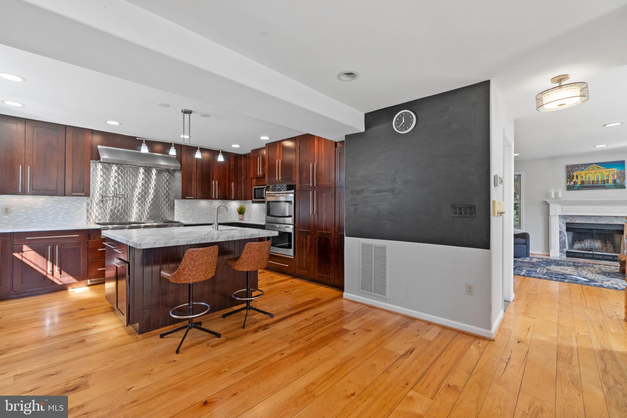 ANNAPOLIS ROADS - Residential