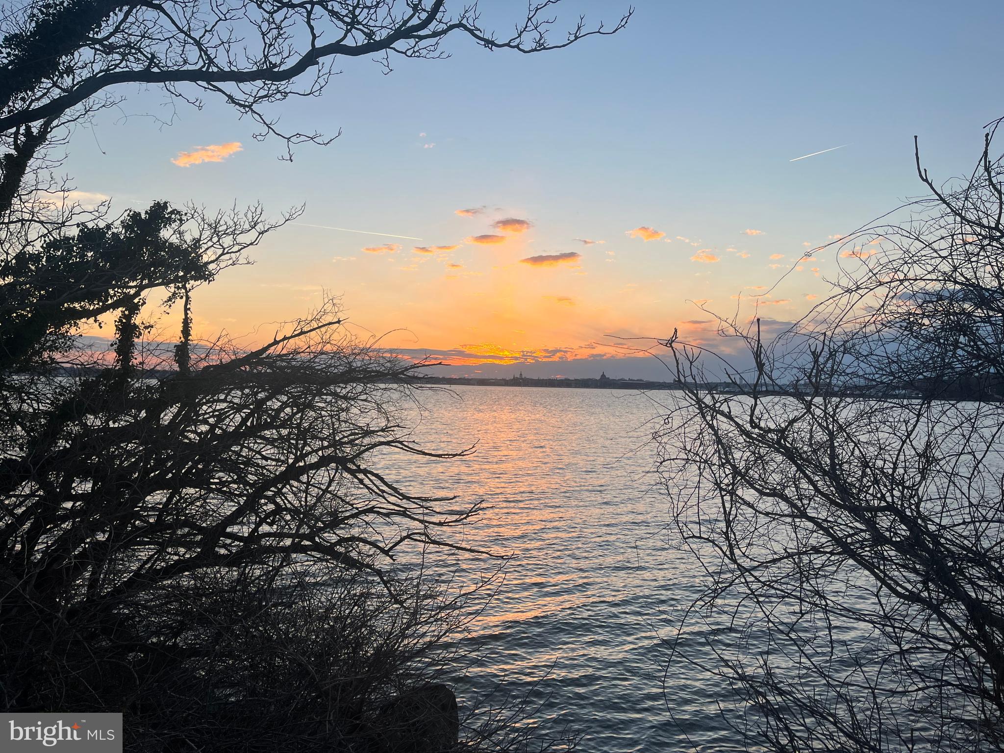 ANNAPOLIS ROADS - Residential