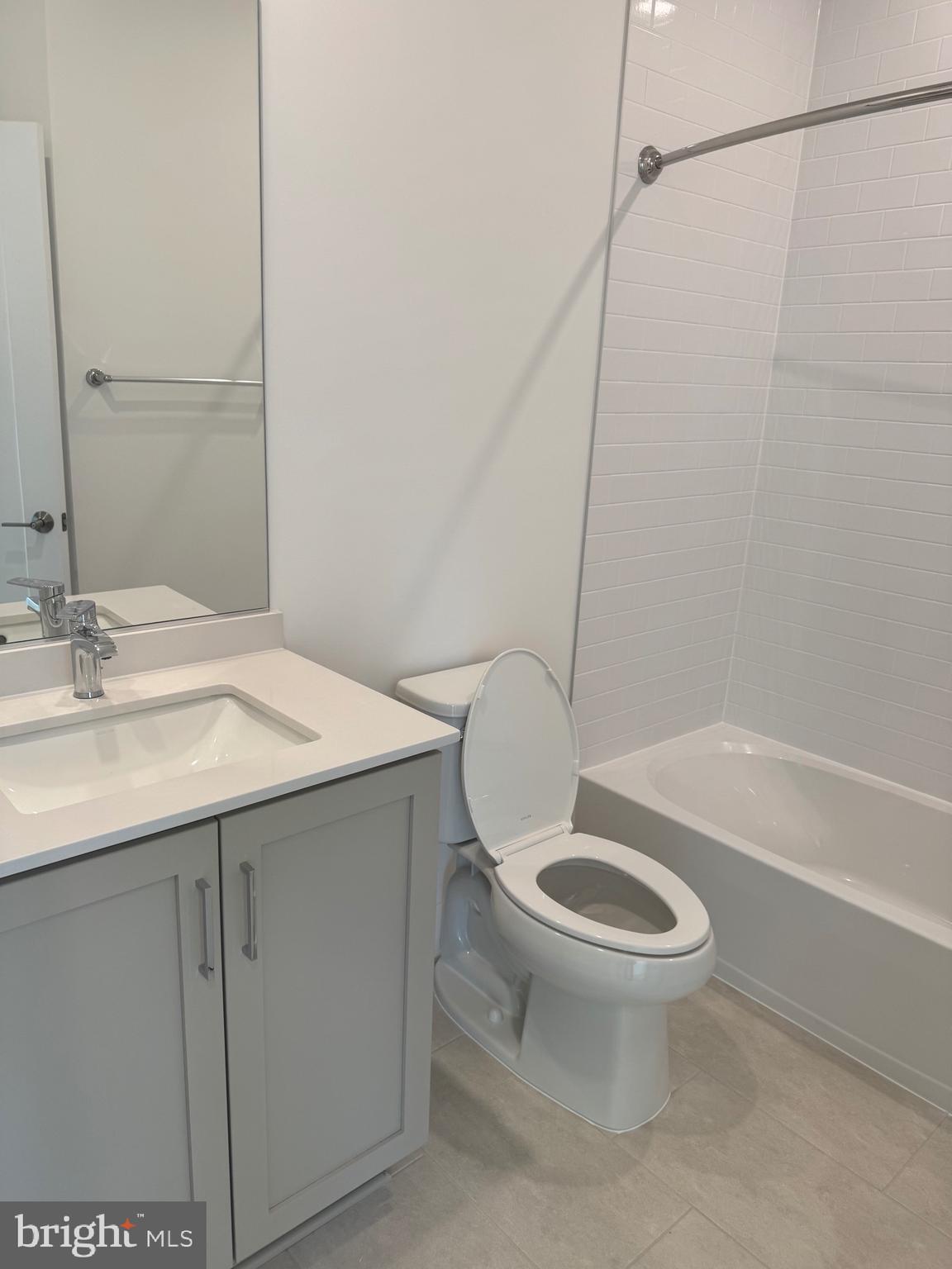 FARMSTEAD DISTRICT - Residential Lease