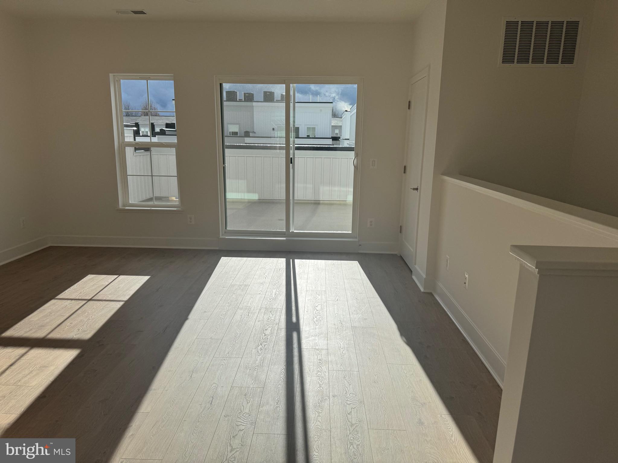 FARMSTEAD DISTRICT - Residential Lease