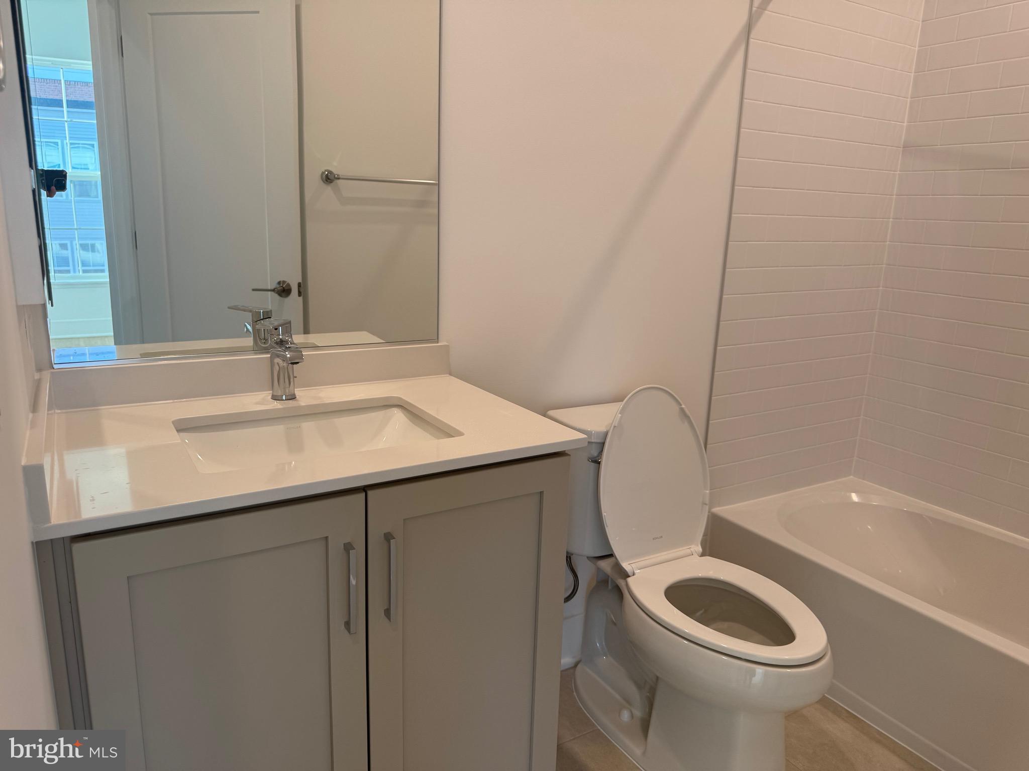 FARMSTEAD DISTRICT - Residential Lease