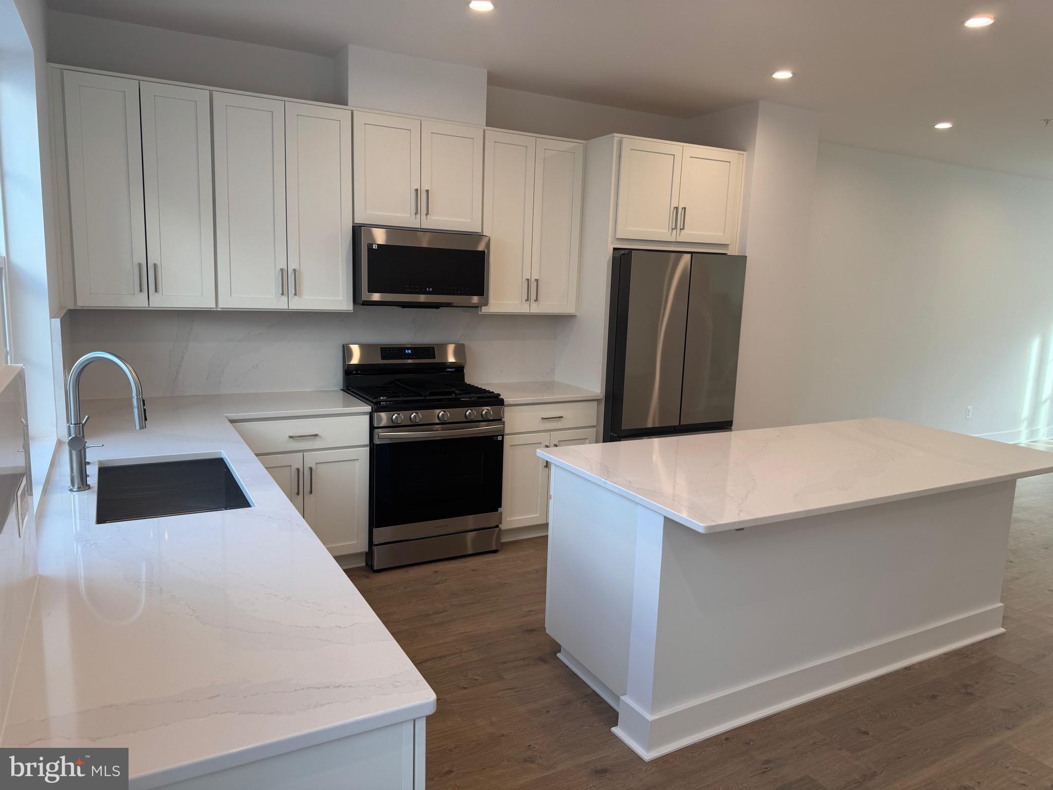 FARMSTEAD DISTRICT - Residential Lease