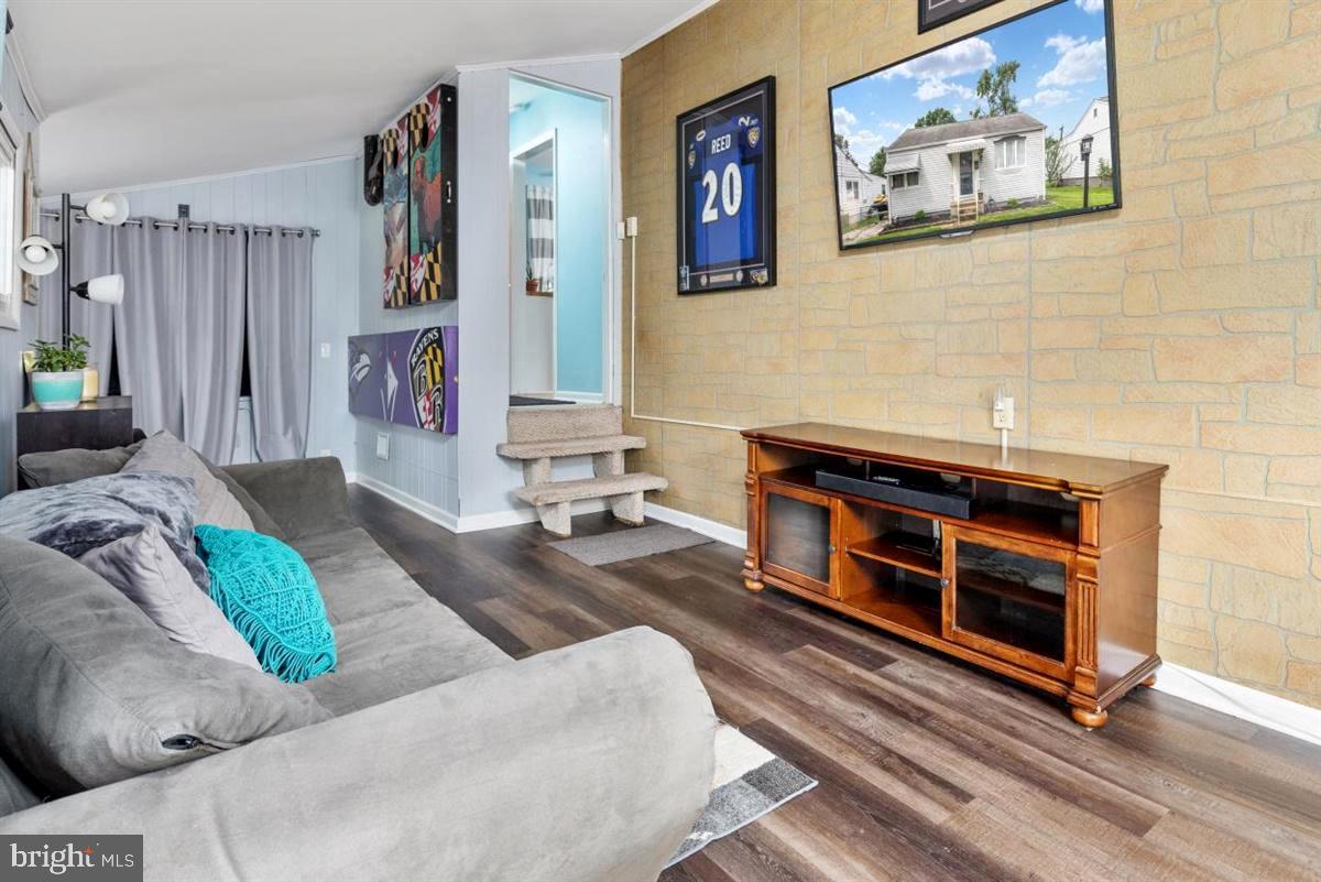 MUNROE GARDENS - Residential