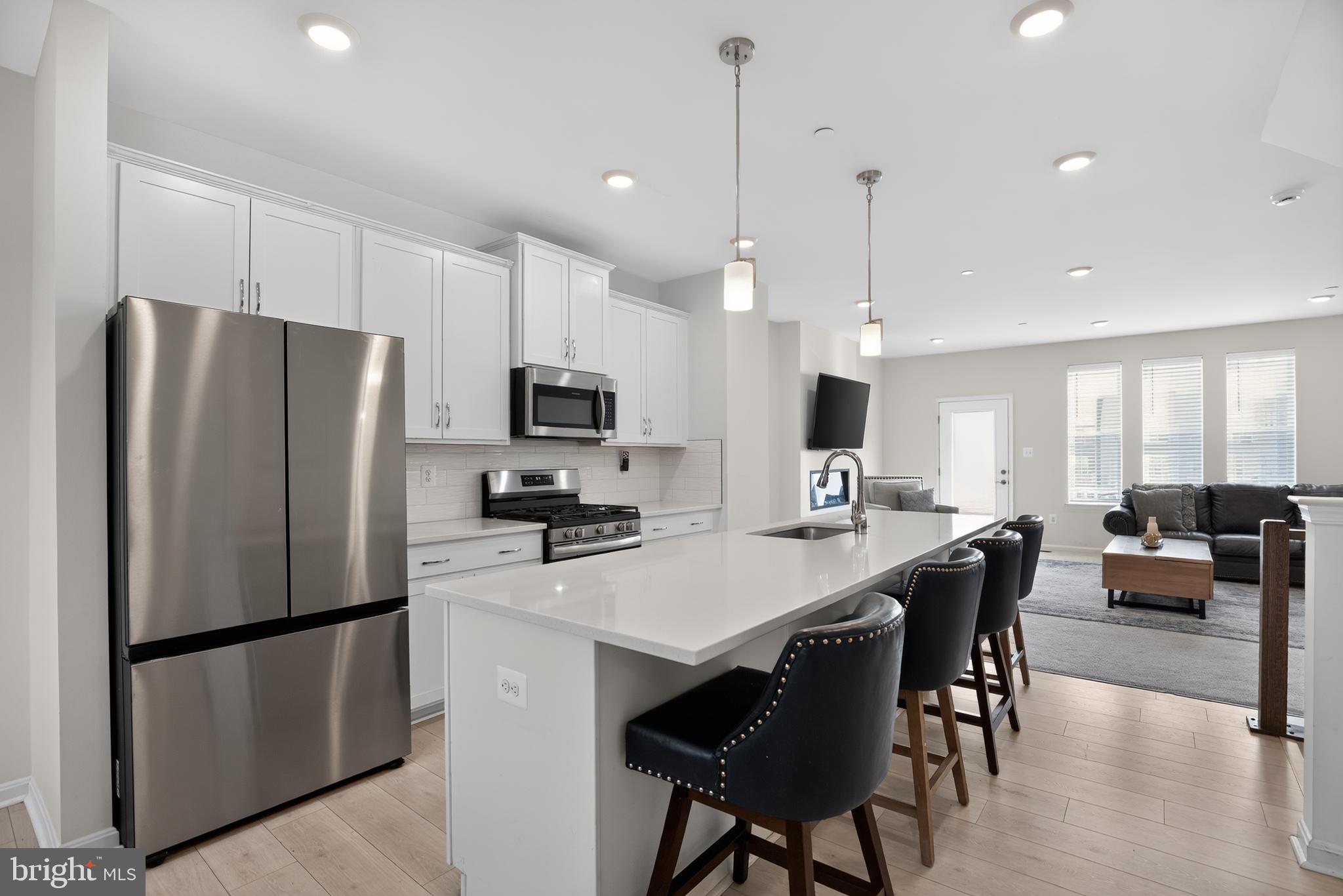 10406 SERENADE LANE