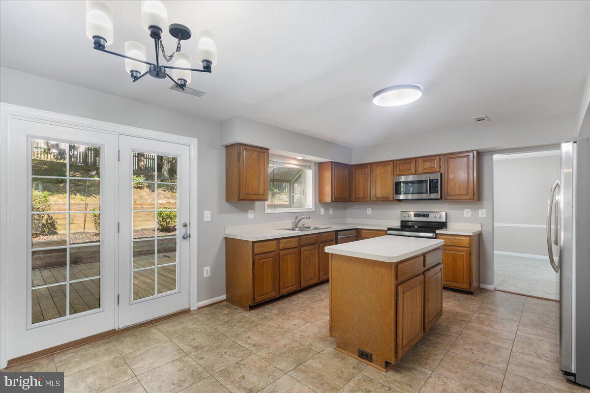 LAKE RIDGE - Residential