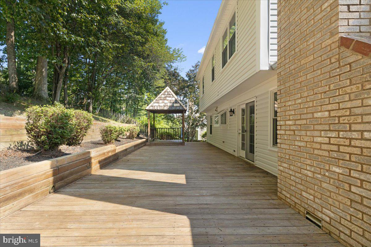 LAKE RIDGE - Residential