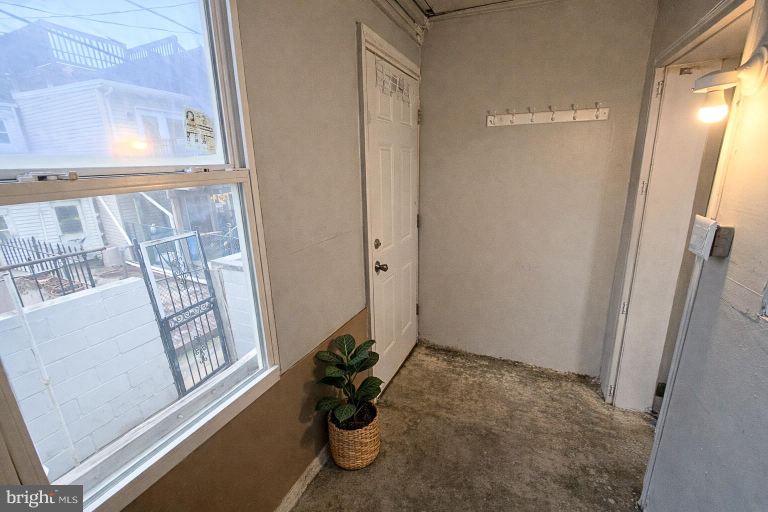 RIVERSIDE - Residential