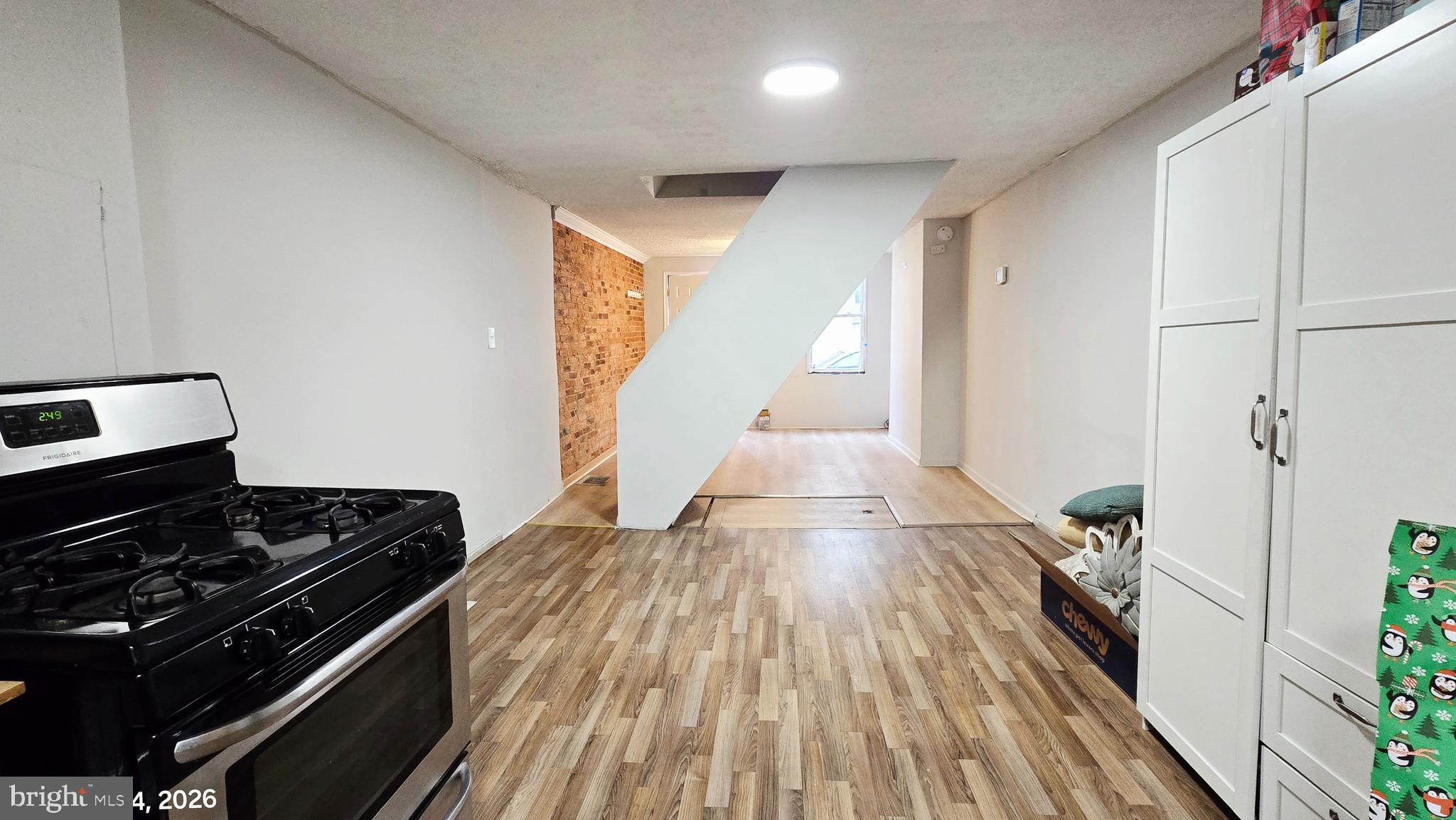 RIVERSIDE - Residential