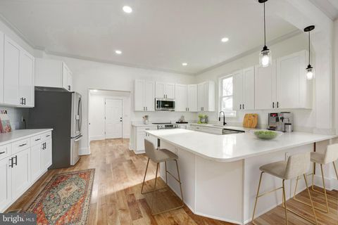 2105 4TH STREET NE WASHINGTON DC 20002