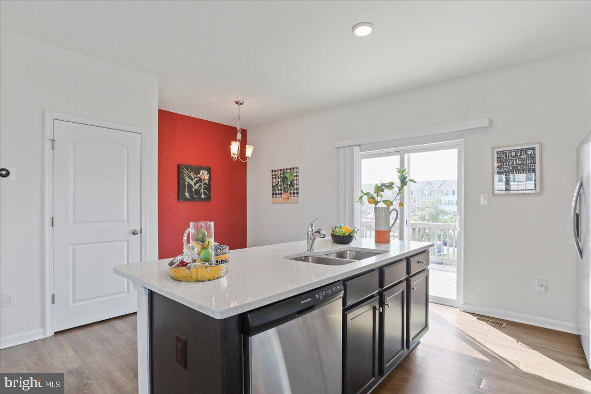 BERKELEY RIDGE - Residential