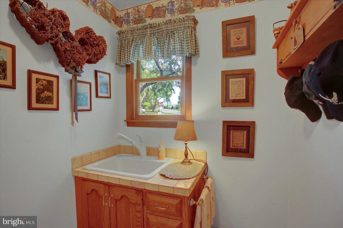 COUNTRY MANOR - Residential