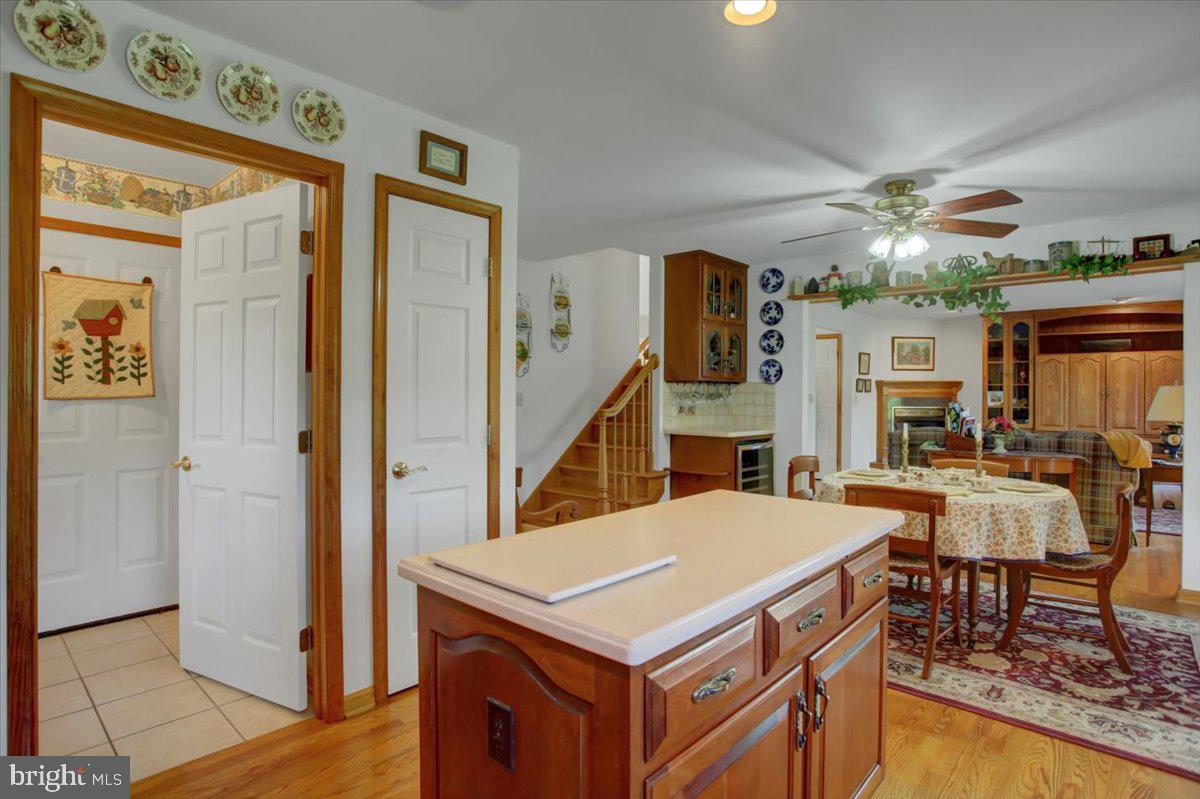 COUNTRY MANOR - Residential