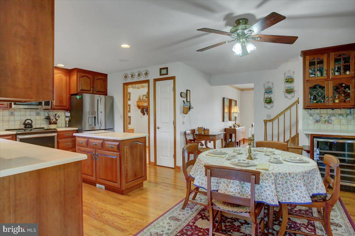 COUNTRY MANOR - Residential