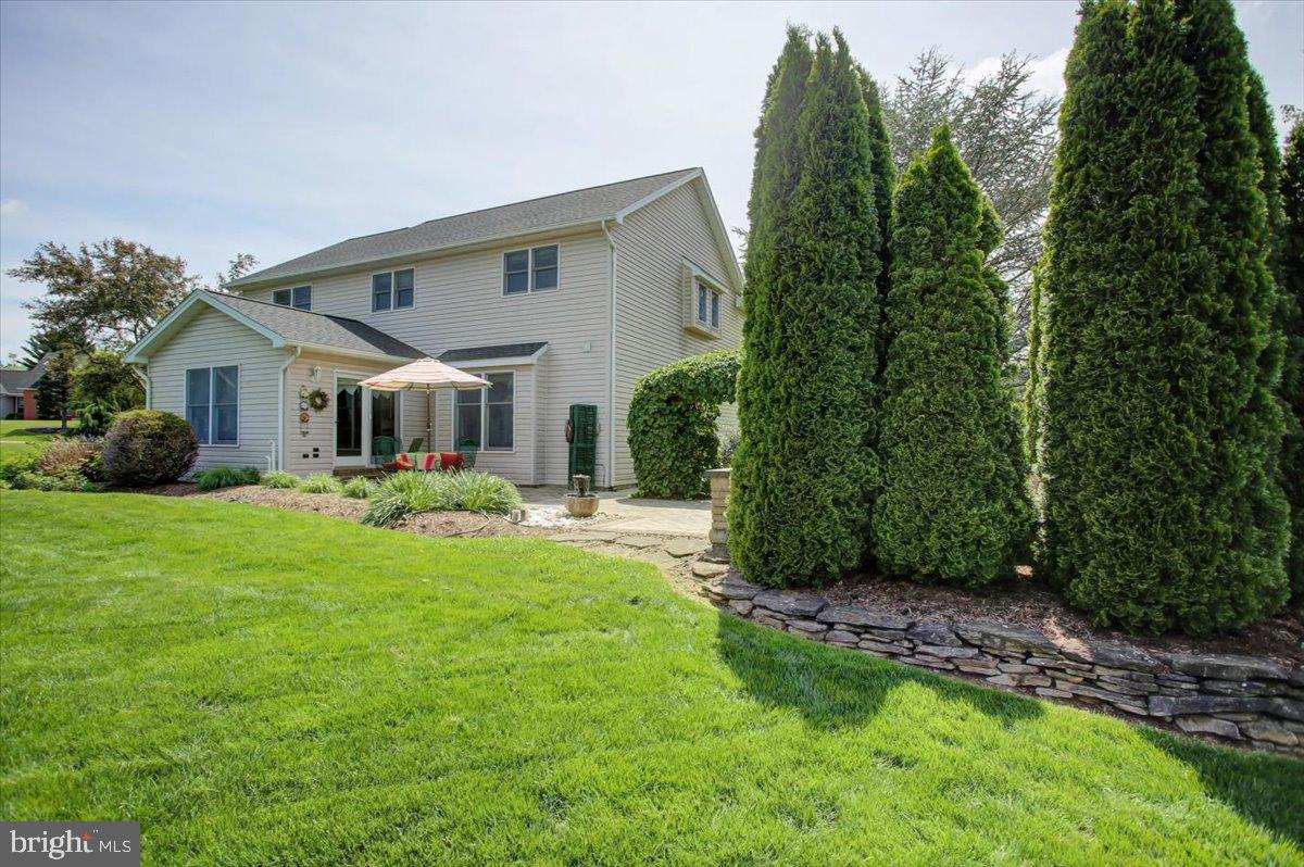 COUNTRY MANOR - Residential