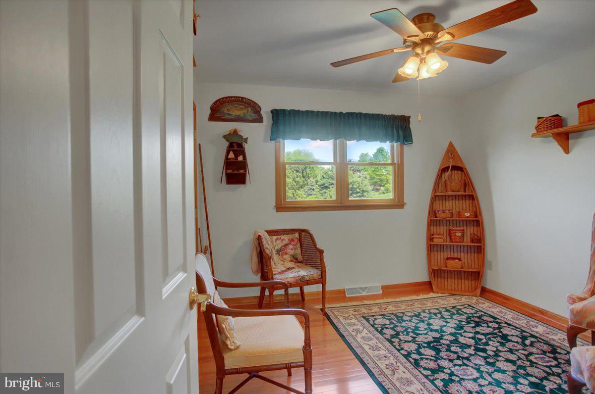 COUNTRY MANOR - Residential