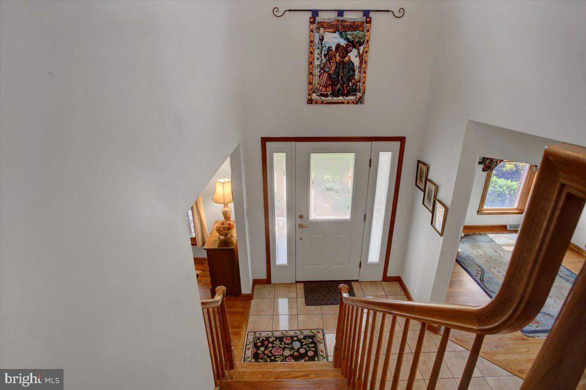 COUNTRY MANOR - Residential