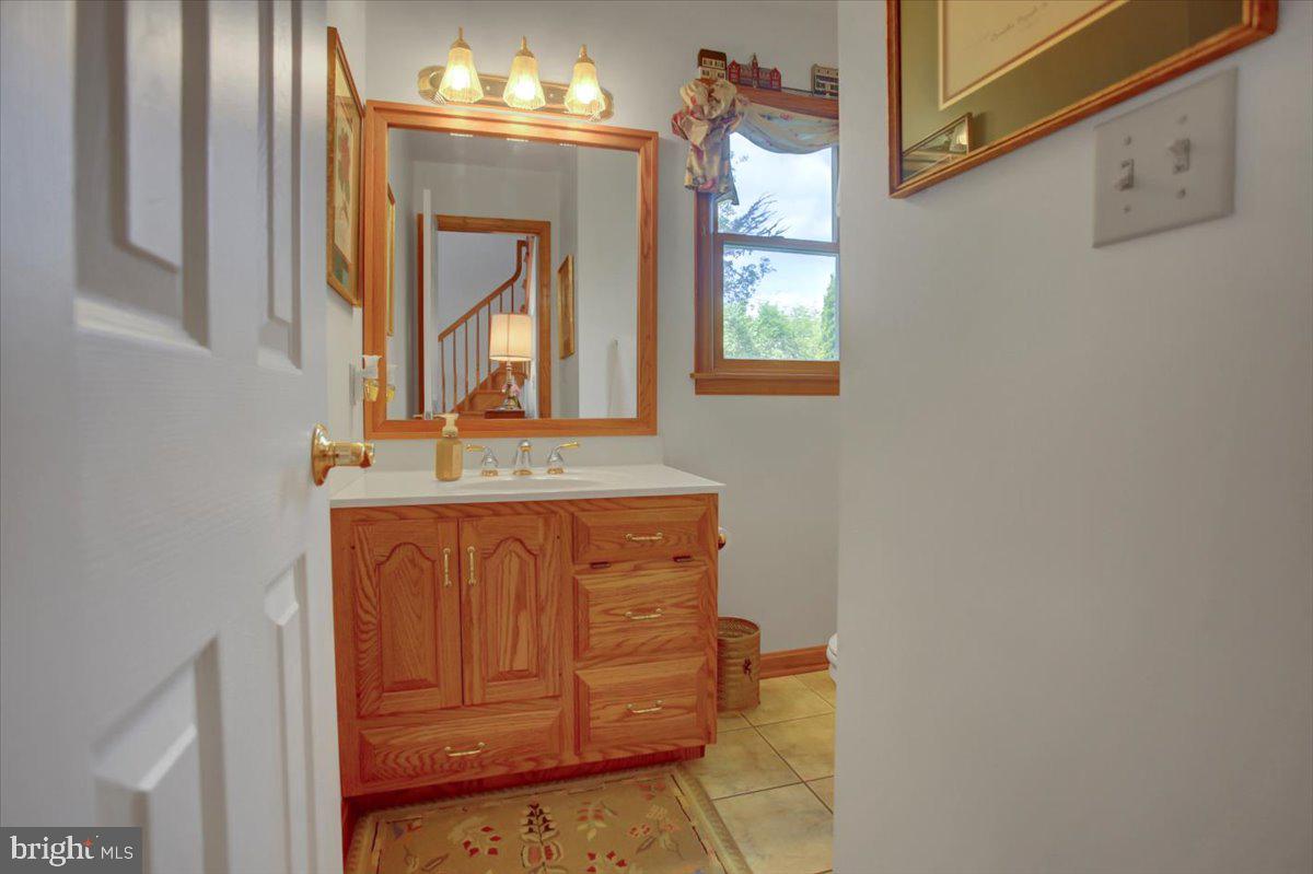 COUNTRY MANOR - Residential