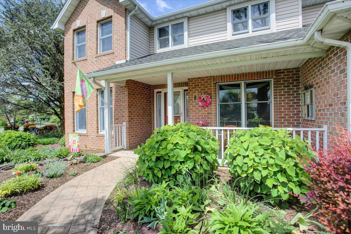 COUNTRY MANOR - Residential