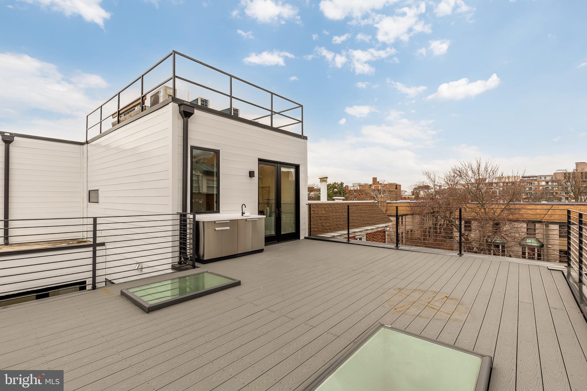 1402 12TH STREET NW 10